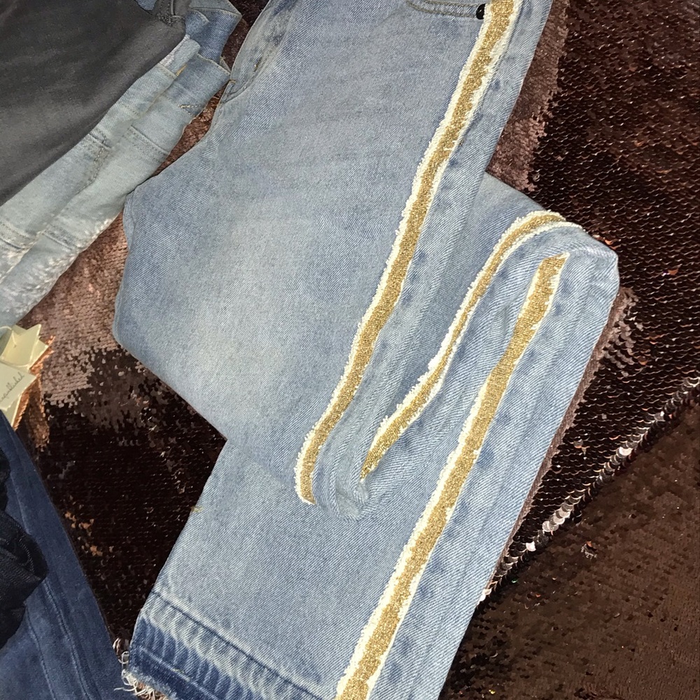 Relaxed but snug jeans POL